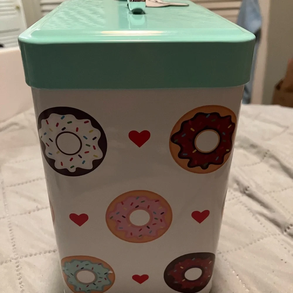 NWT Amici Pet Barkers Dozen Metal Treats Canister